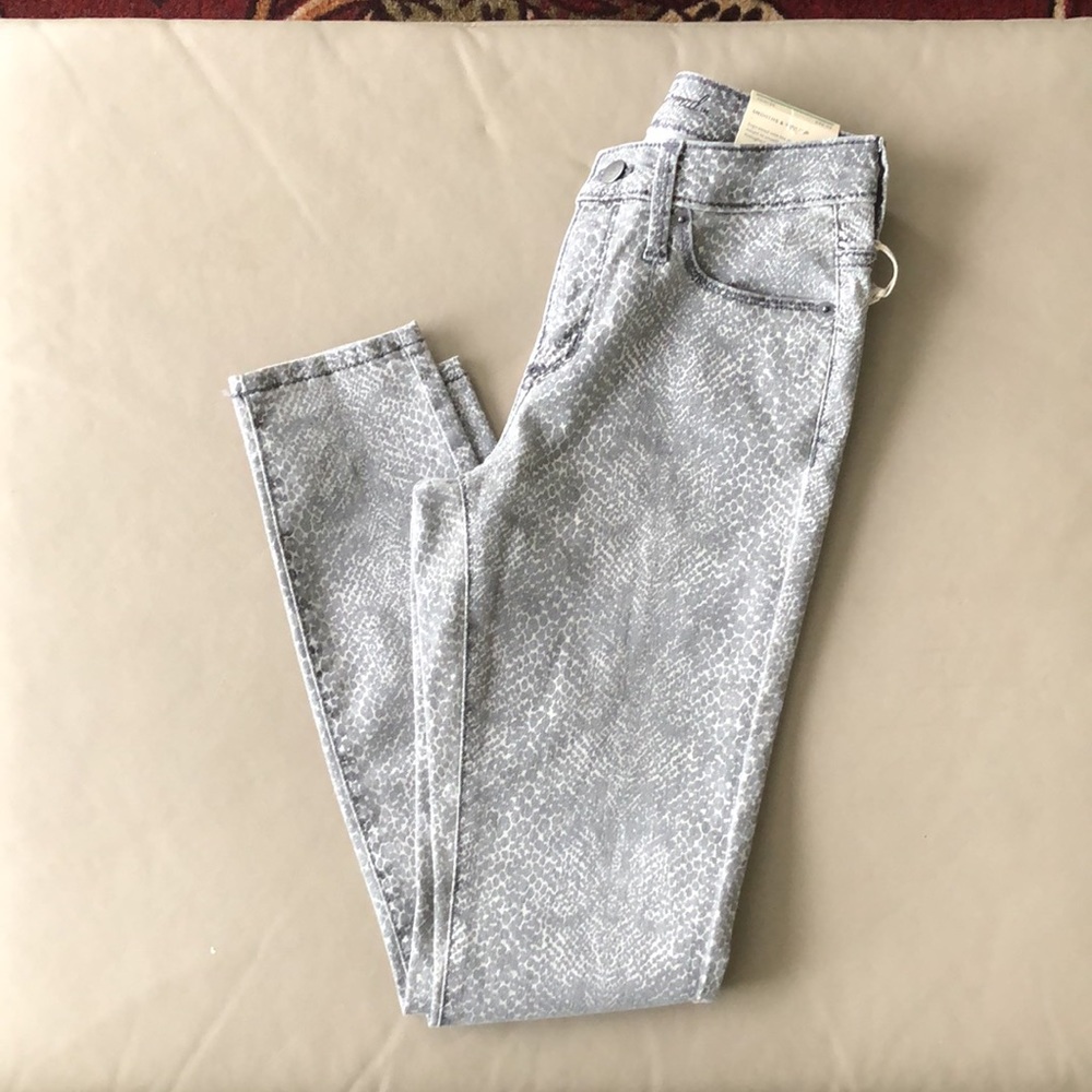 Universal Thread High Rise Skinny Jeans - Picture 2 of 11